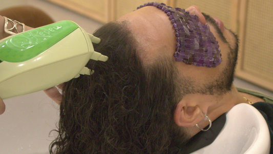 ¿Por qué el cabello rizado necesita tratamientos de vapor?