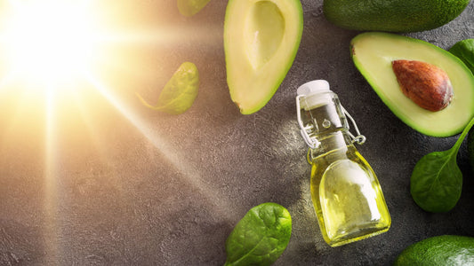 ¿Cómo ayuda el aceite de aguacate al cabello durante el verano?